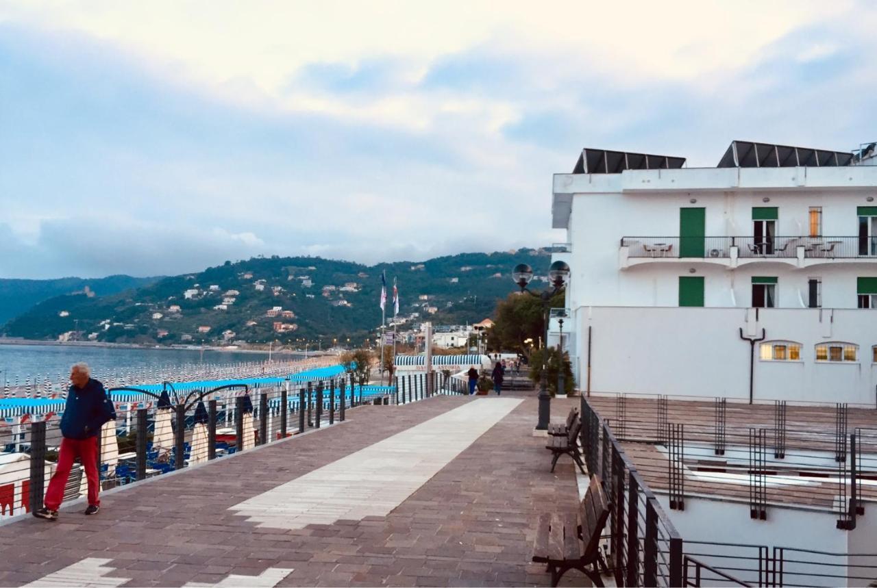 Hotel Ligure Spotorno Ngoại thất bức ảnh