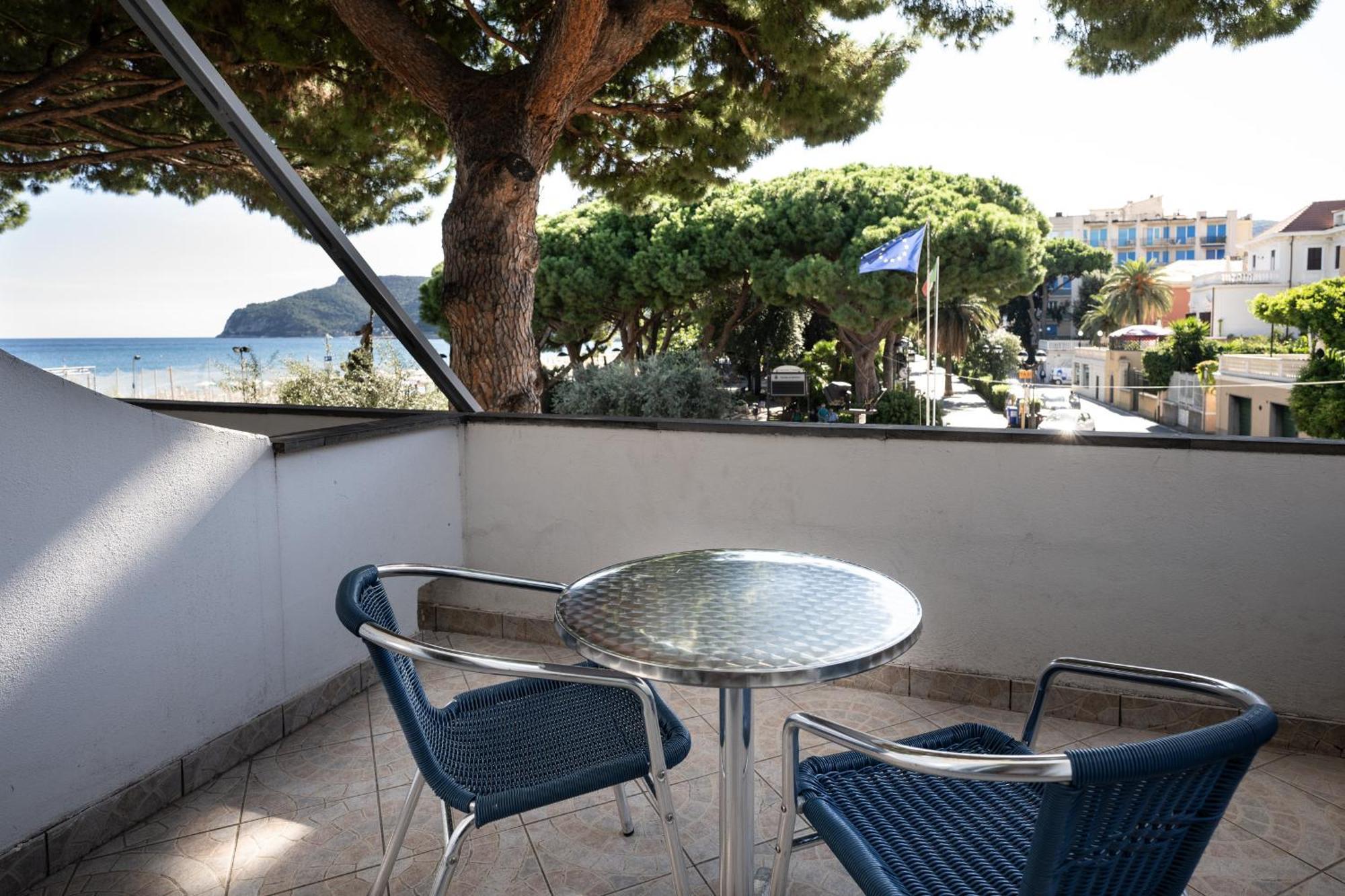 Hotel Ligure Spotorno Ngoại thất bức ảnh